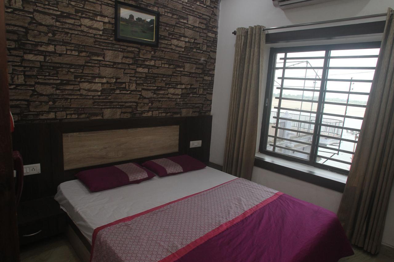 Alakhnanda Guest House Varanasi Exterior photo