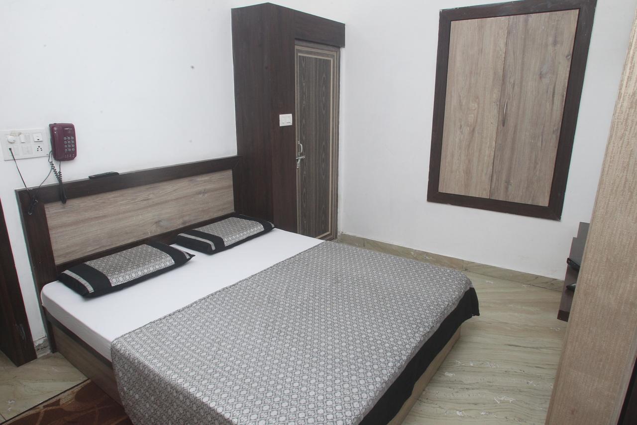 Alakhnanda Guest House Varanasi Exterior photo