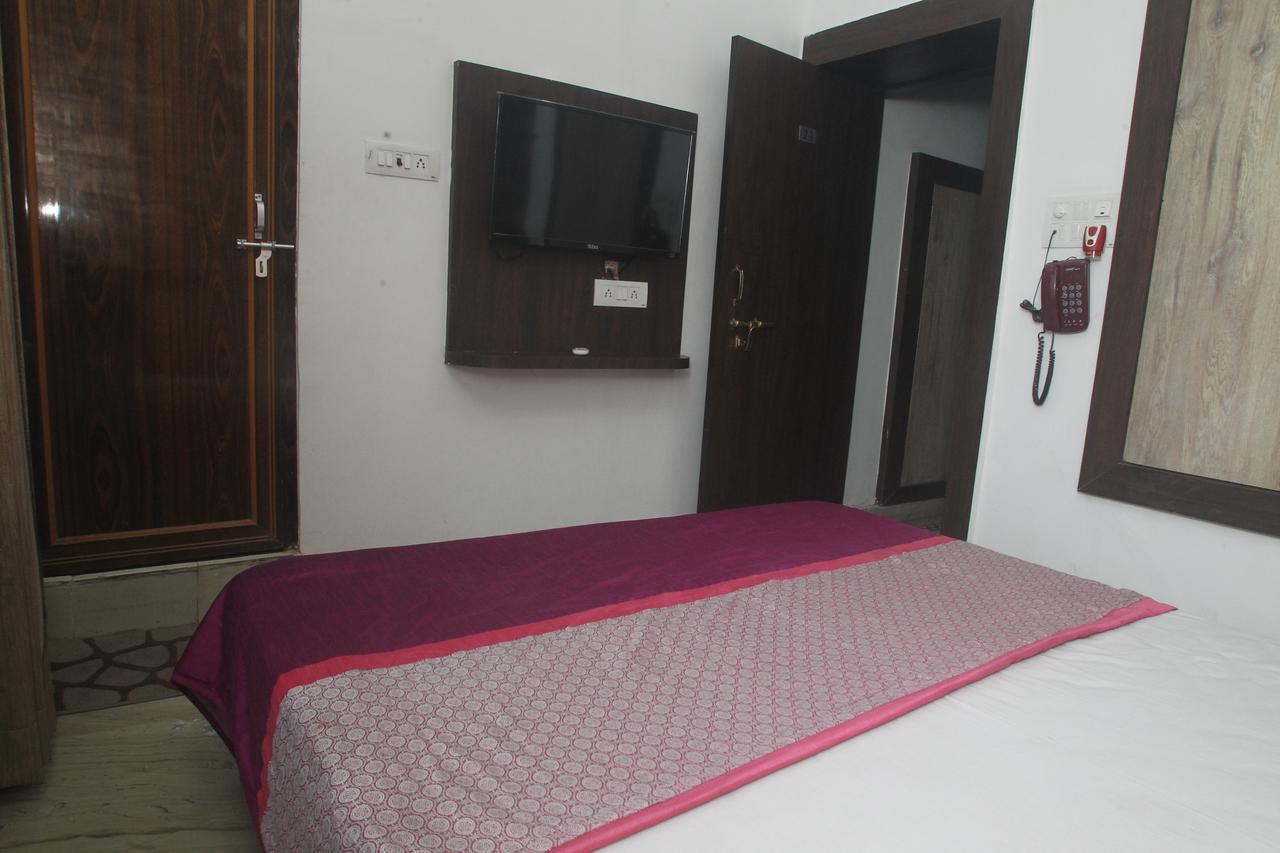 Alakhnanda Guest House Varanasi Exterior photo