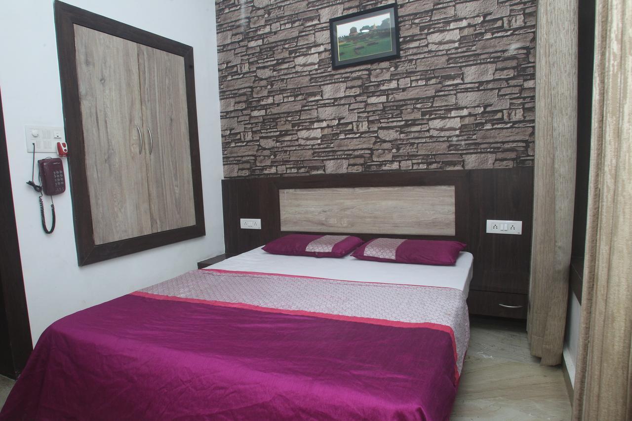 Alakhnanda Guest House Varanasi Exterior photo