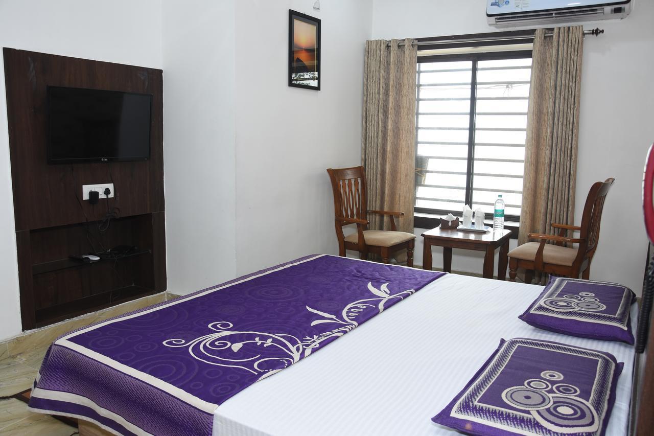 Alakhnanda Guest House Varanasi Exterior photo