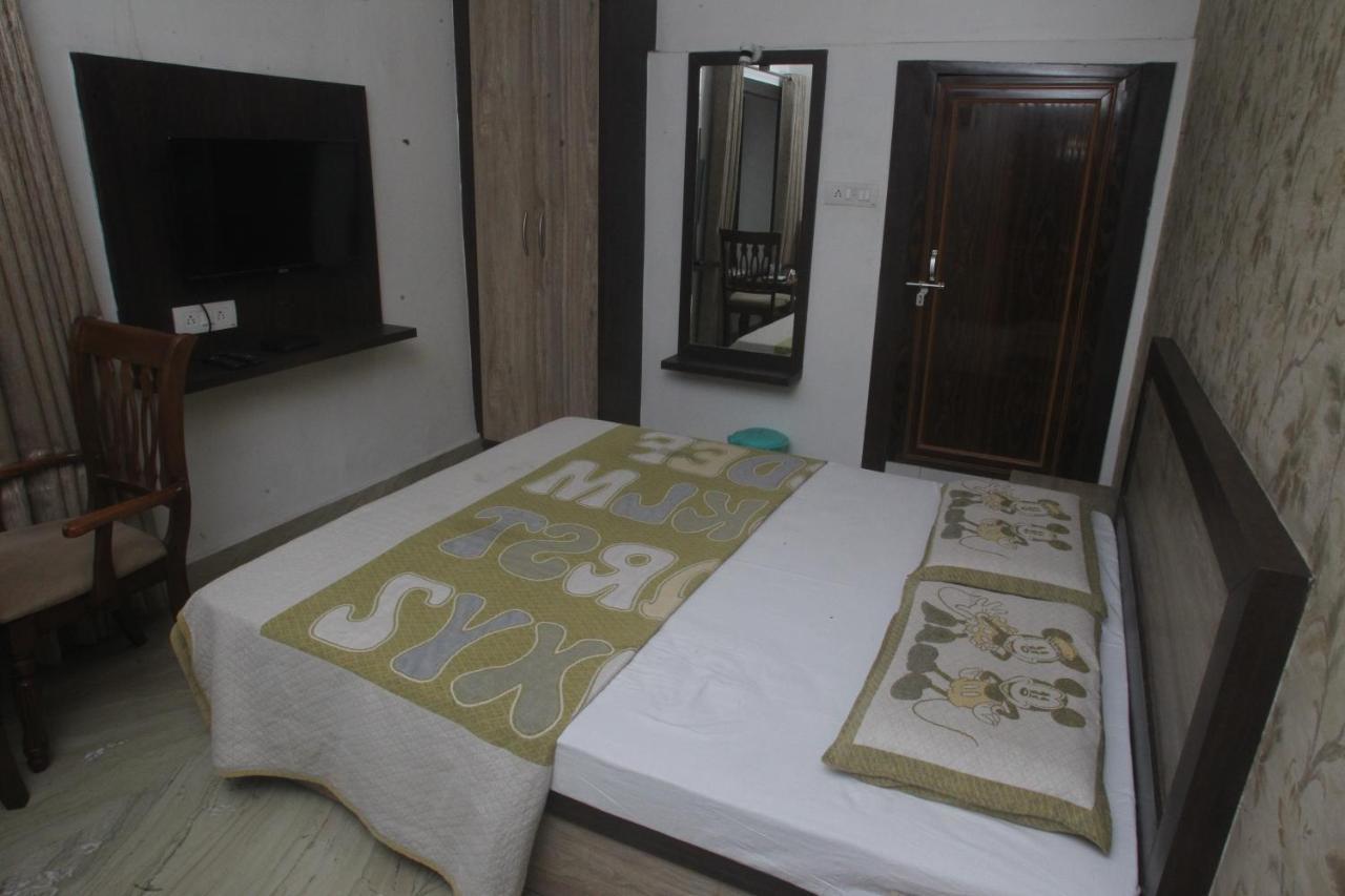 Alakhnanda Guest House Varanasi Exterior photo