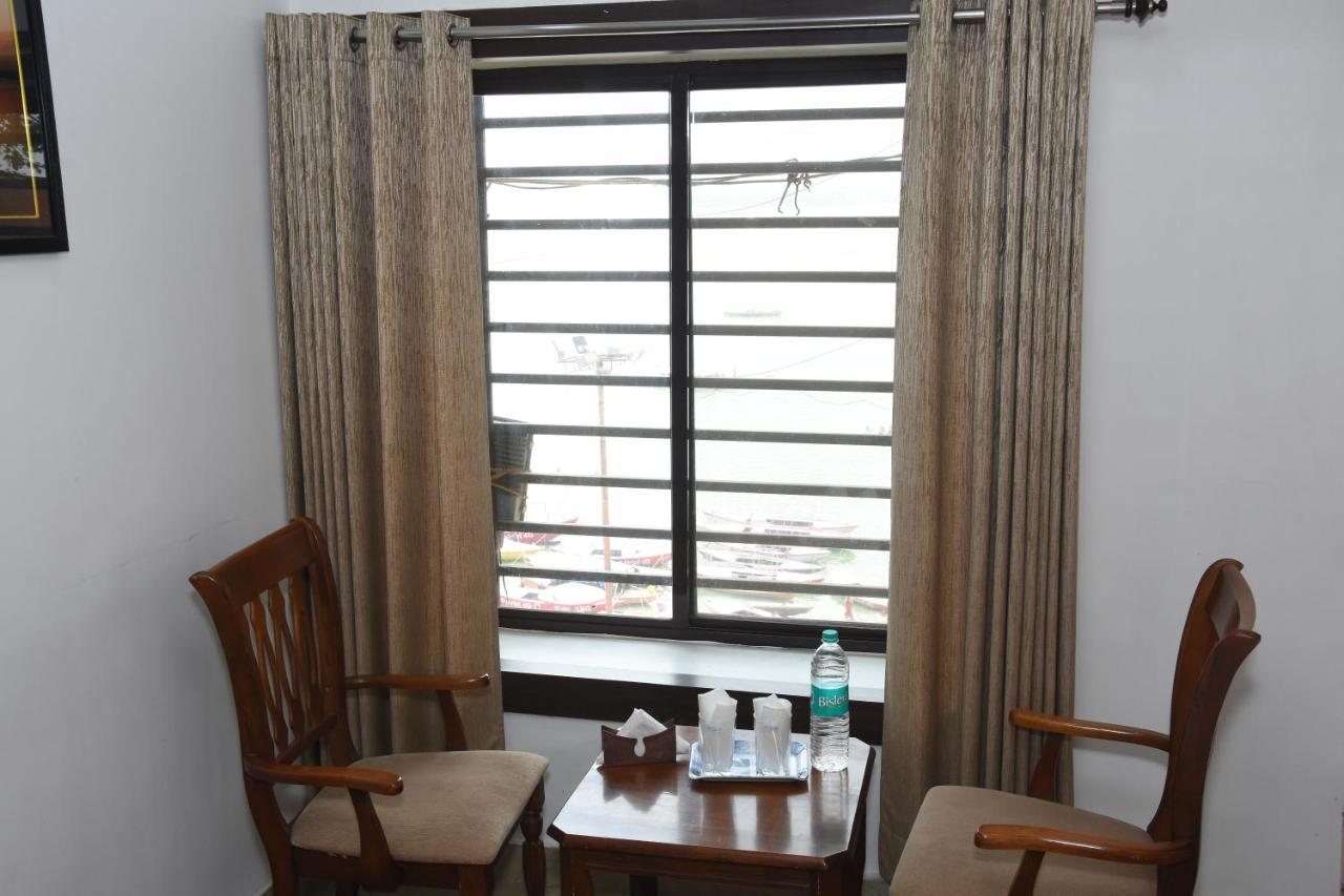 Alakhnanda Guest House Varanasi Exterior photo